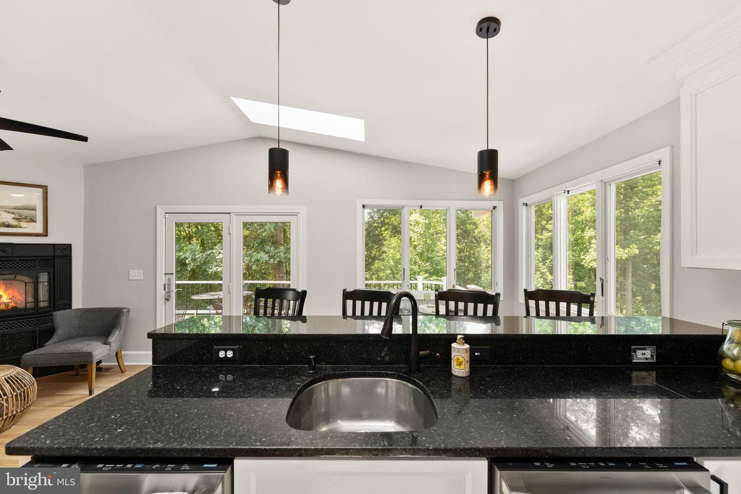 7154 Chesterfield photo 36