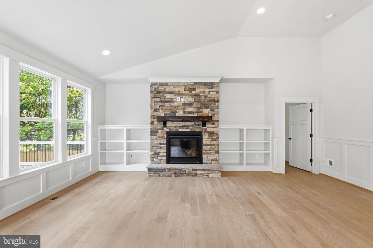 25 Fisher Lane photo 3