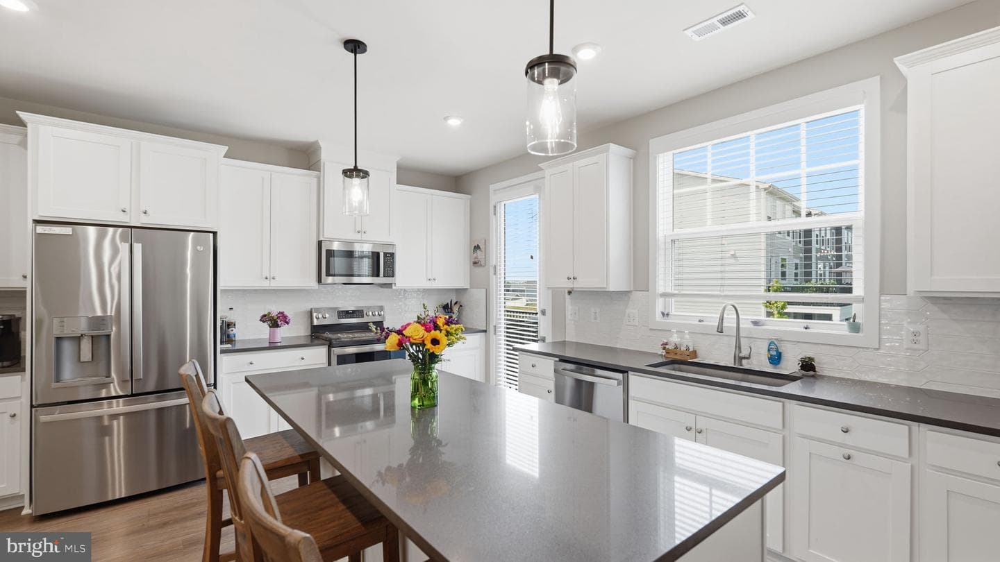 4252 Frost Street photo 13