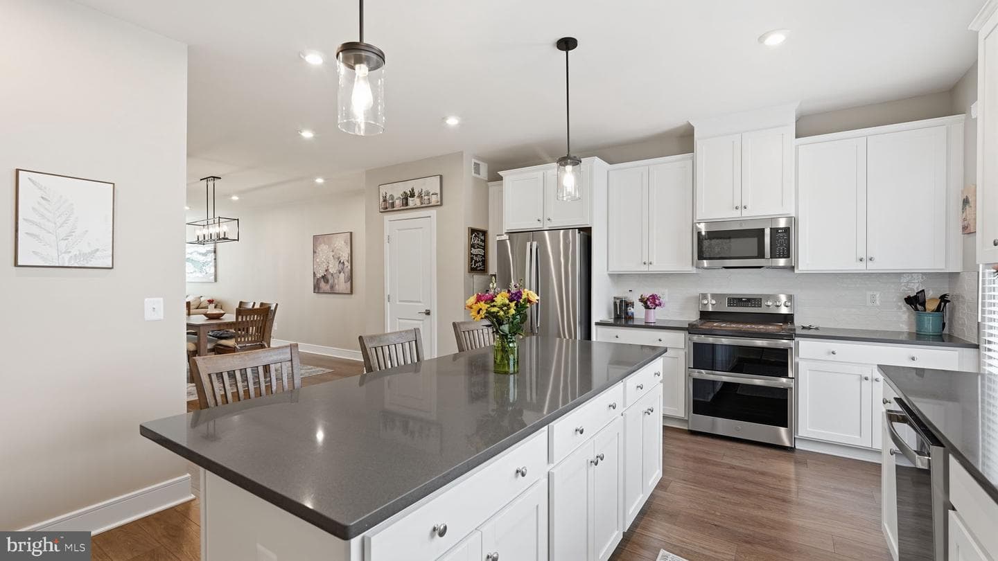 4252 Frost Street photo 16