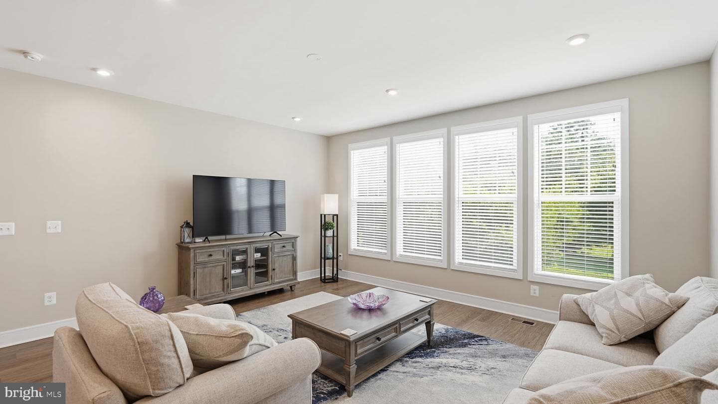 4252 Frost Street photo 20