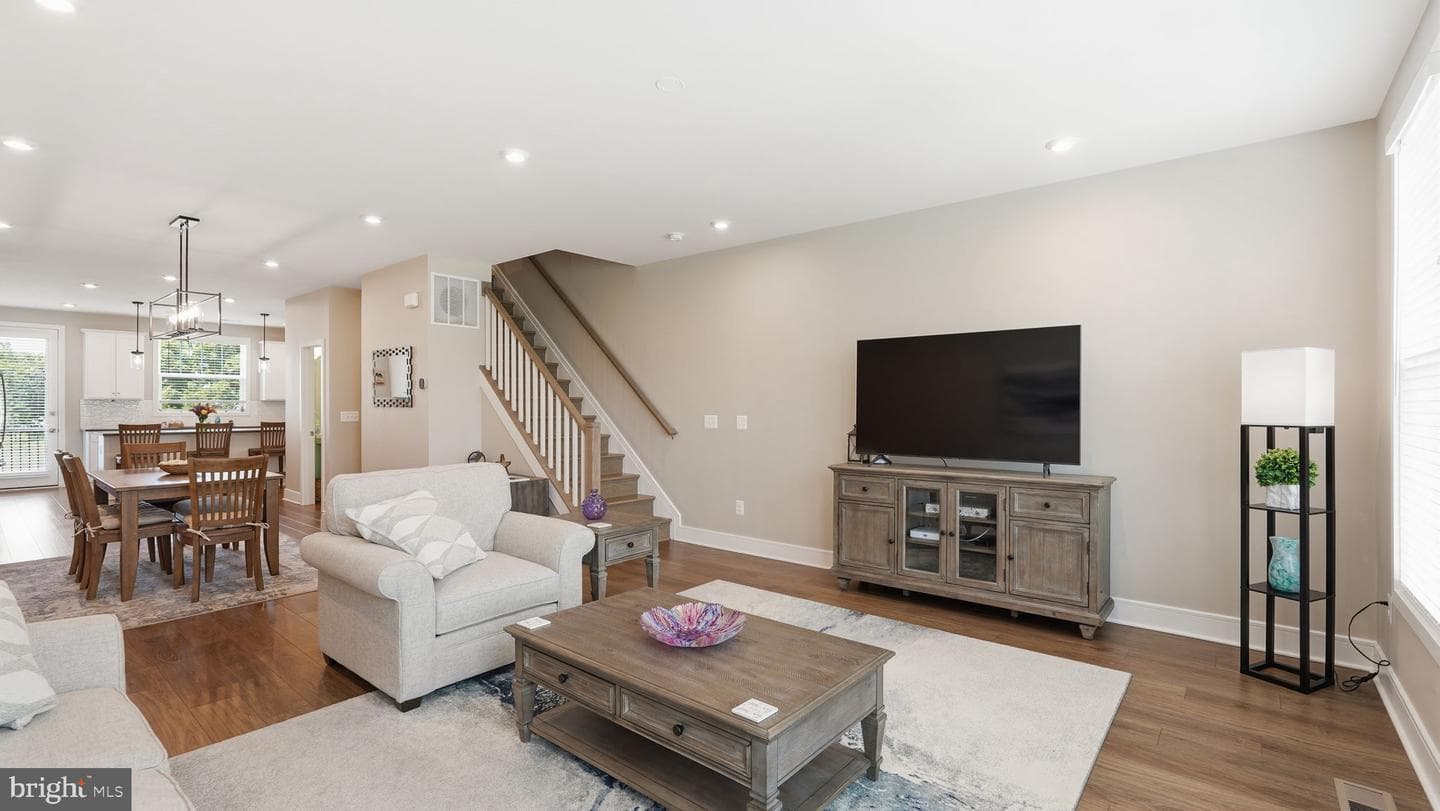 4252 Frost Street photo 23