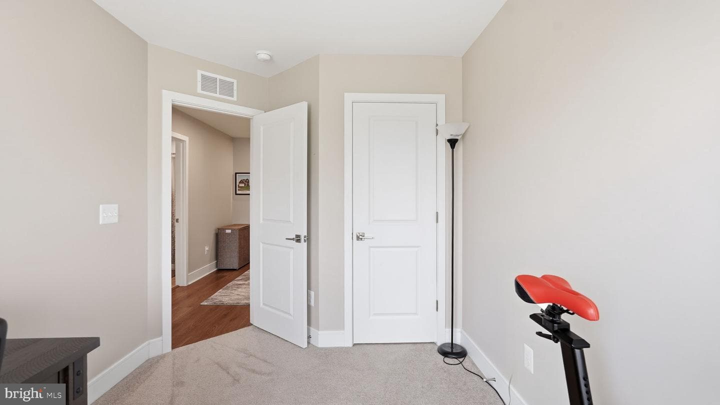 4252 Frost Street photo 32