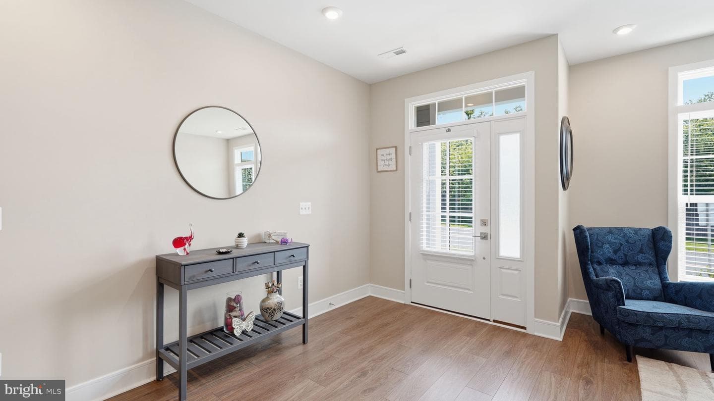 4252 Frost Street photo 8