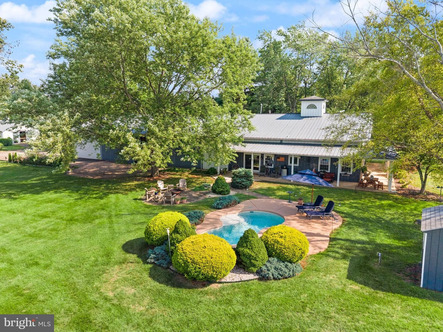 9551 Green Road photo 1