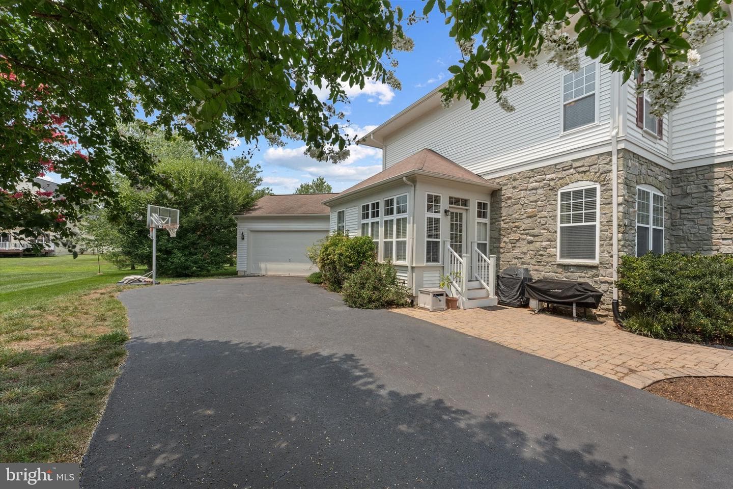 6800 Hollerith Court photo 4