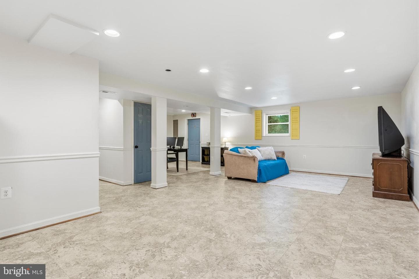 7823 Overbrook Drive photo 38
