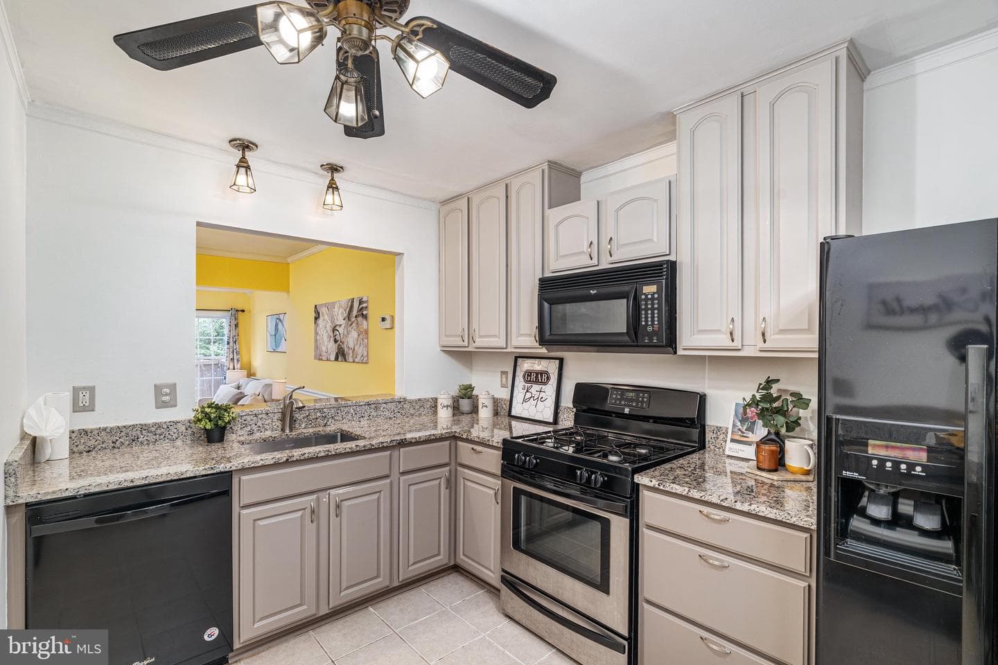 61 Pepper Tree Court photo 11
