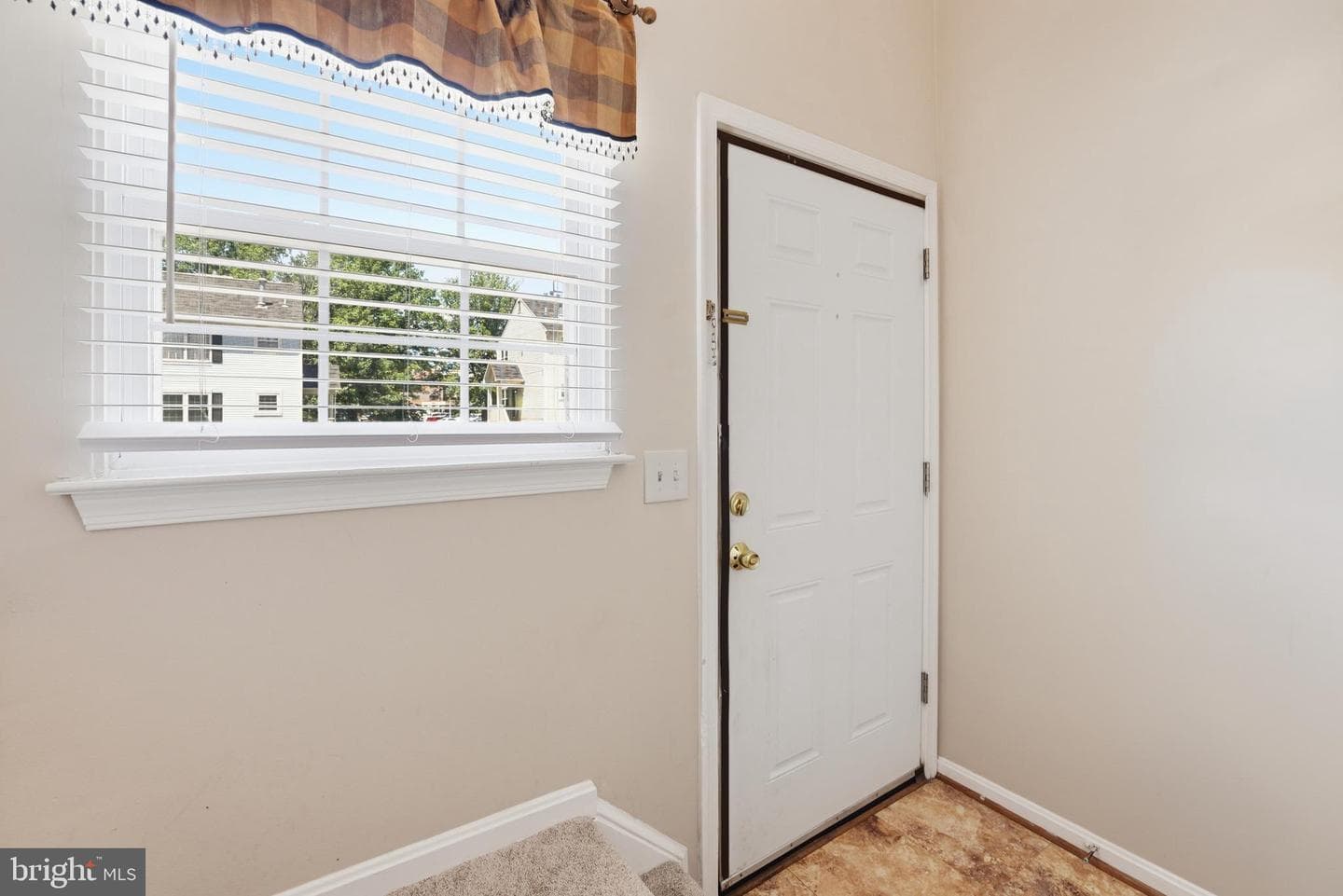 210 Fernwood Place photo 15