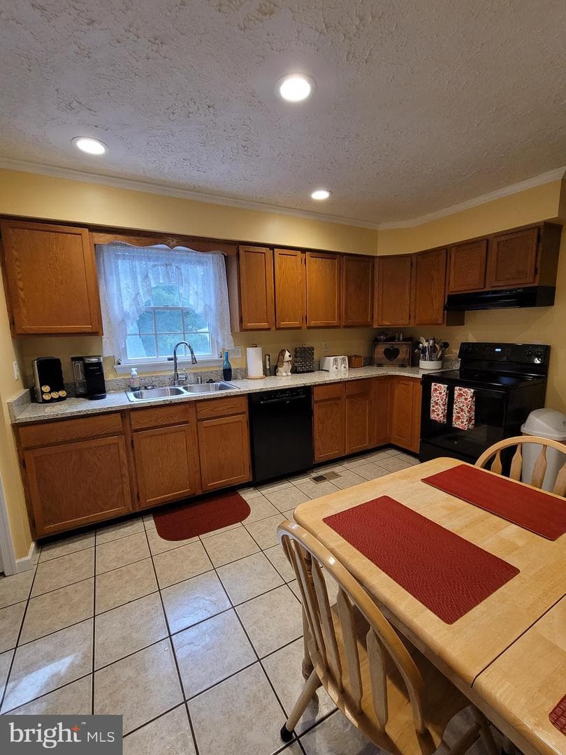 225 Glenridge Drive photo 4