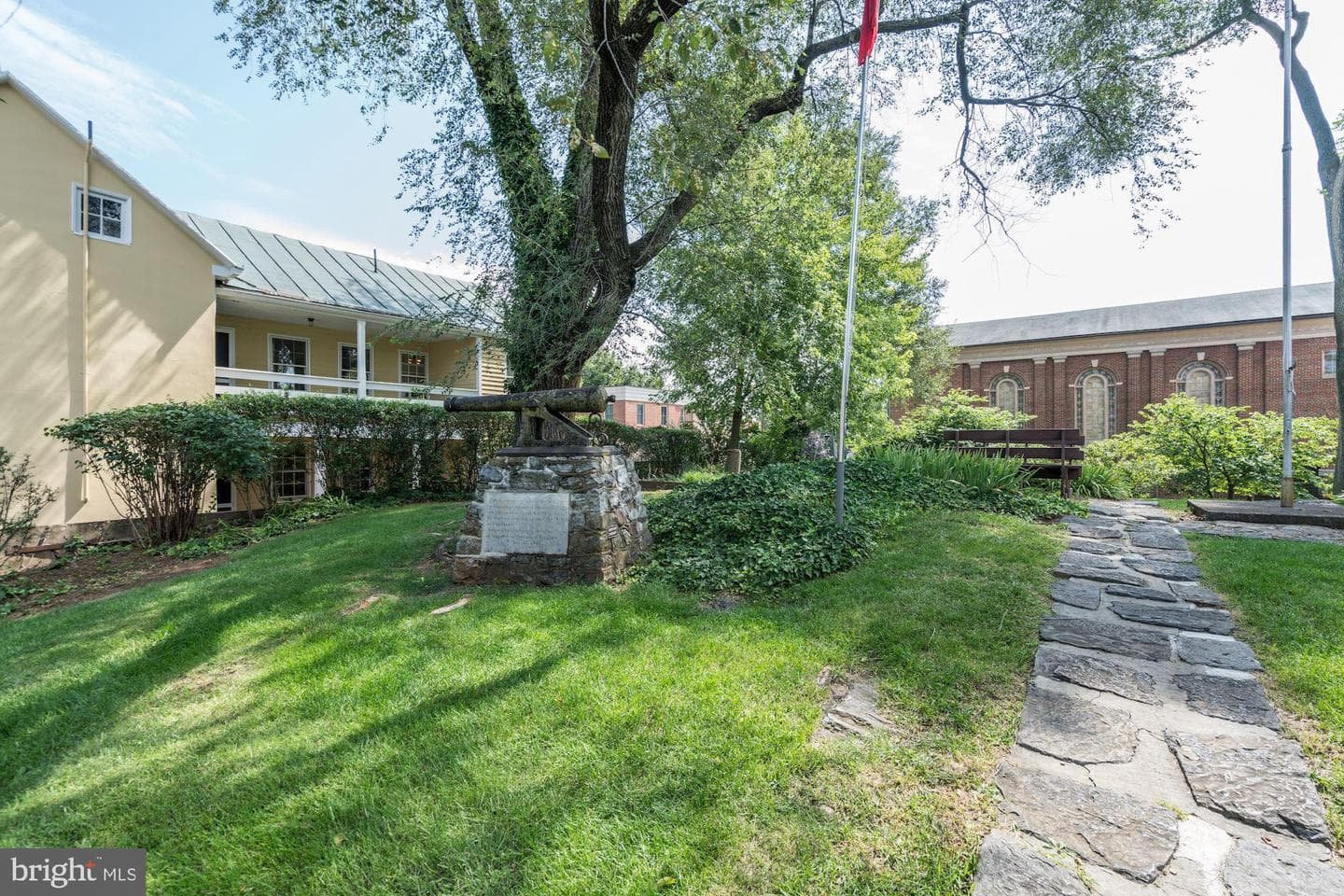106 Triangle Court photo 23