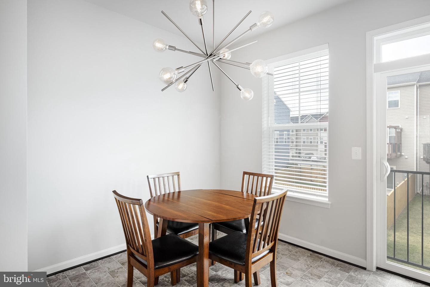 119 Splendor Garden Way photo 5