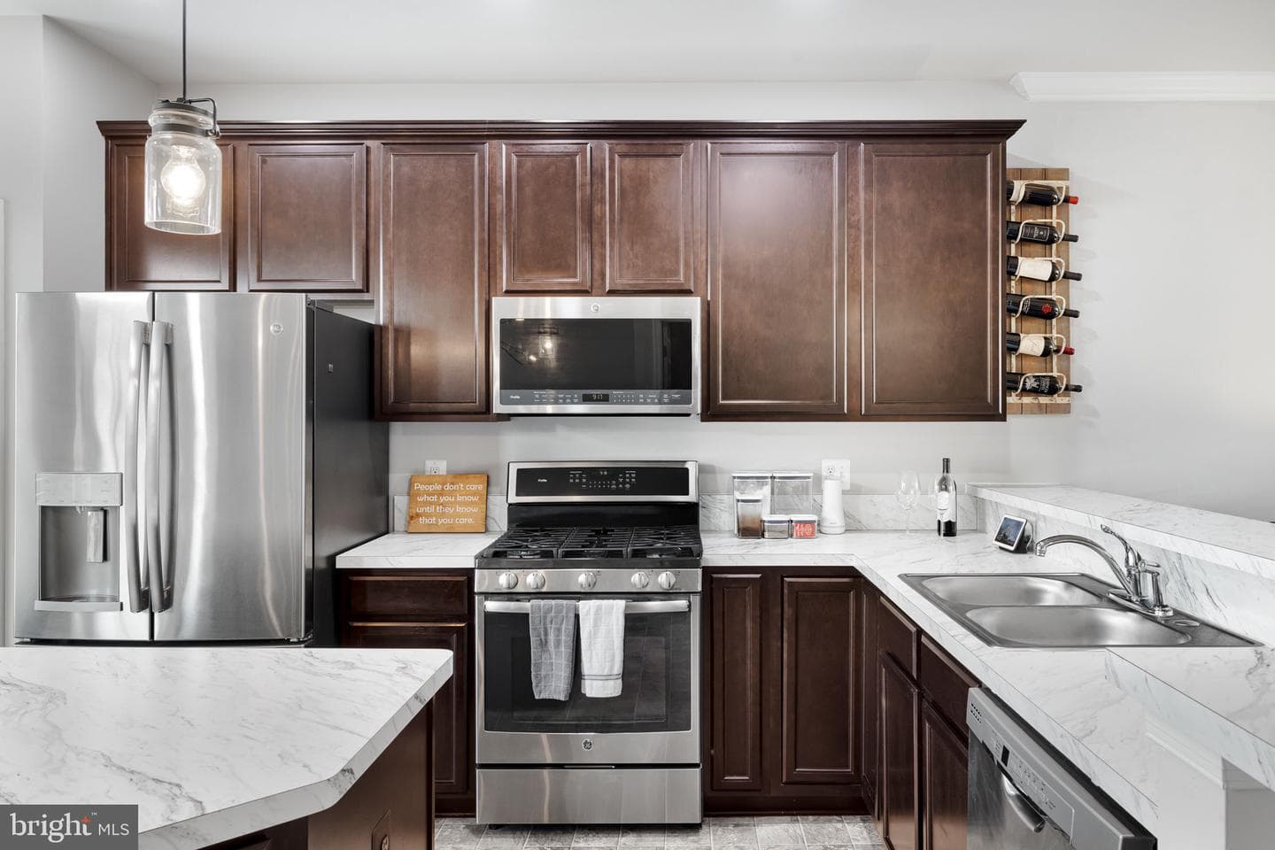 119 Splendor Garden Way photo 6