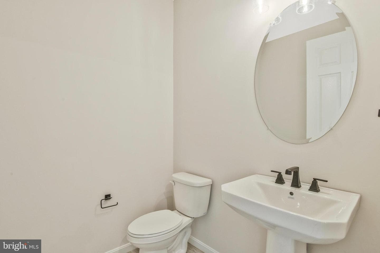 141 Poe Drive photo 10