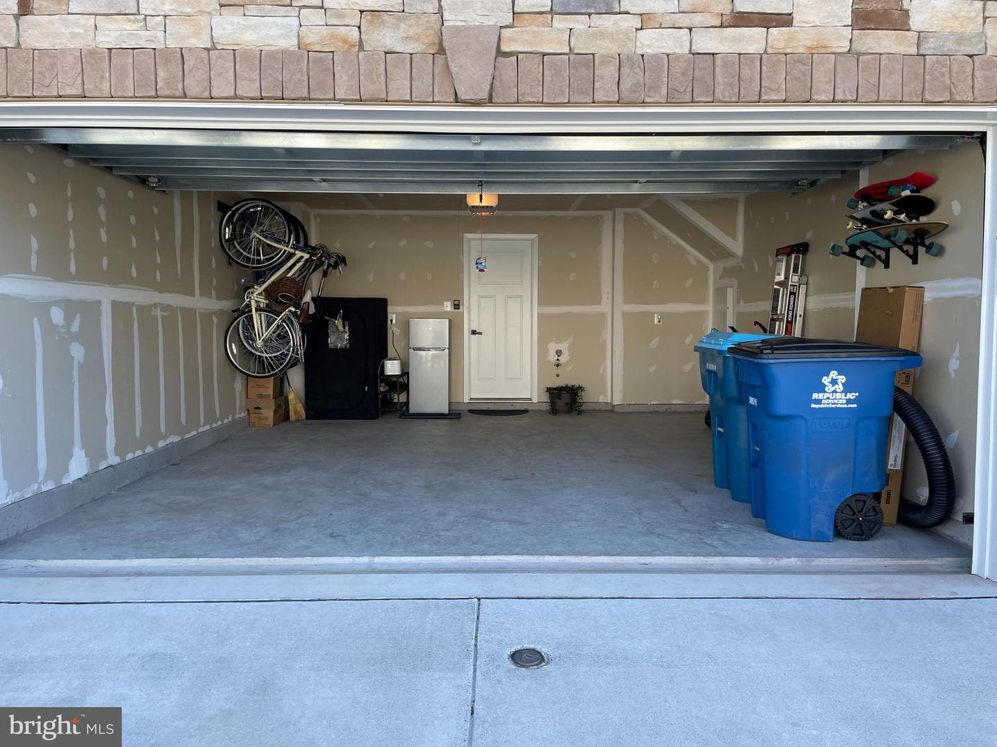 125 Bayhill Terrace photo 4