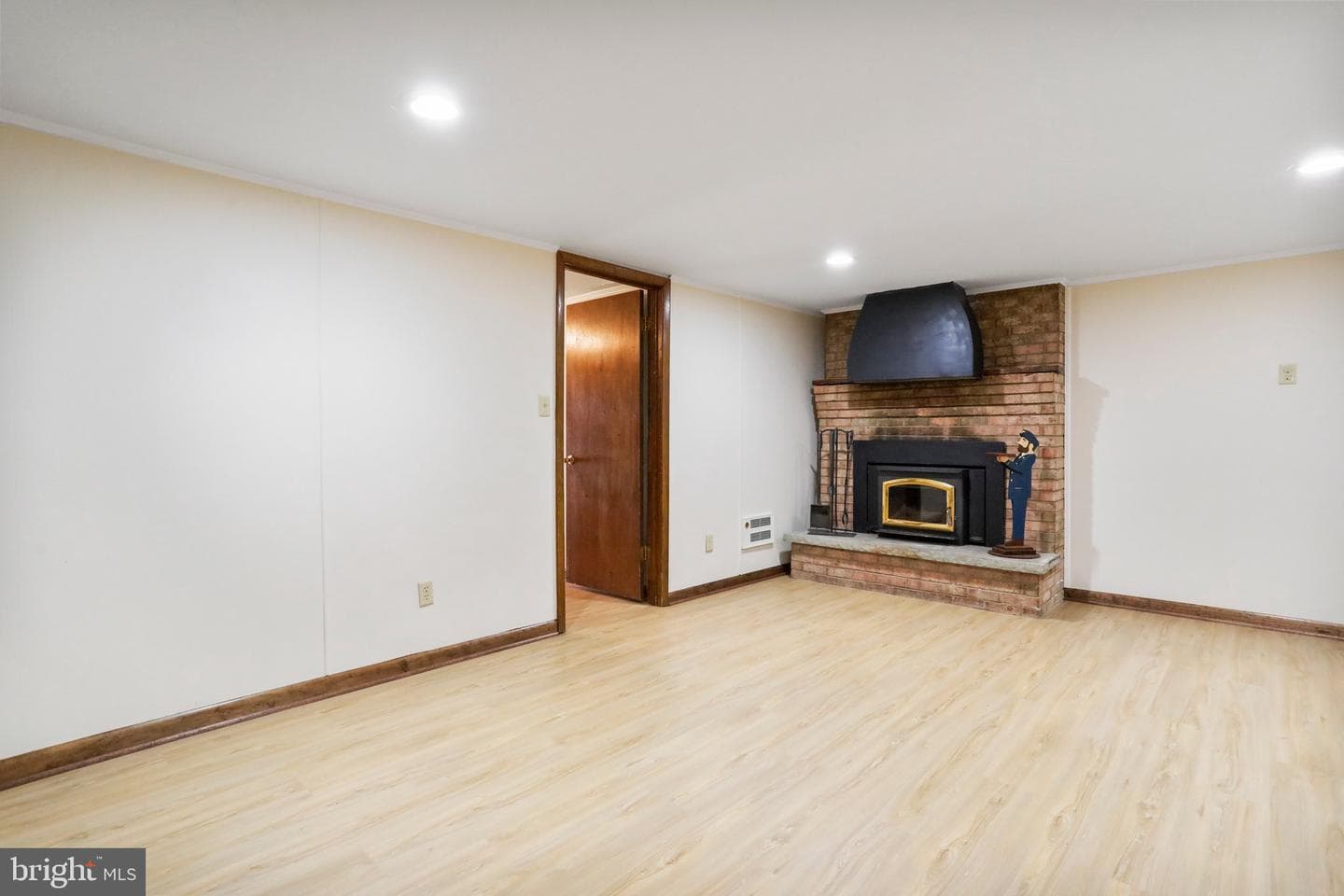 183 Vine Lane photo 16