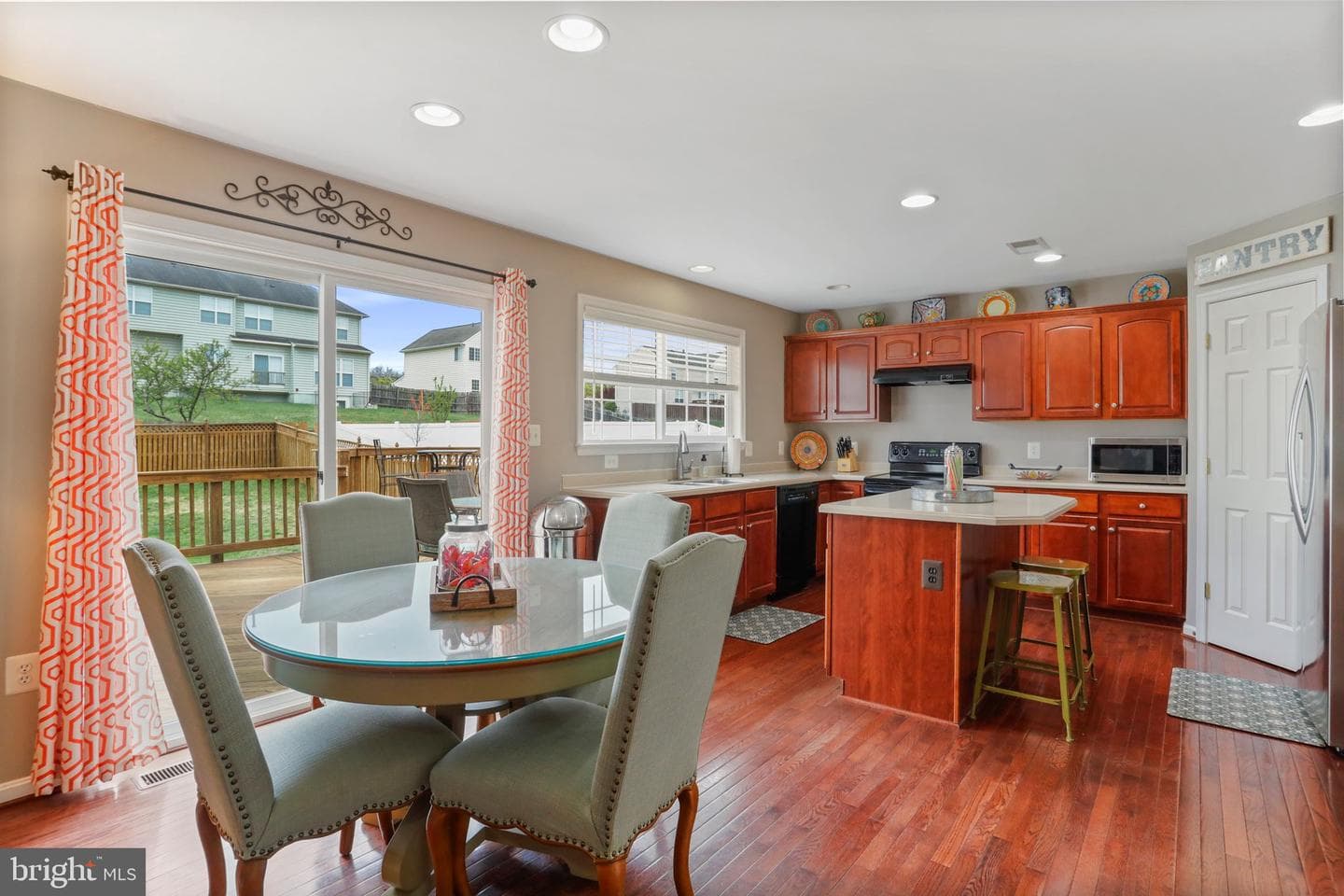 111 Mackenzie Lane photo 4