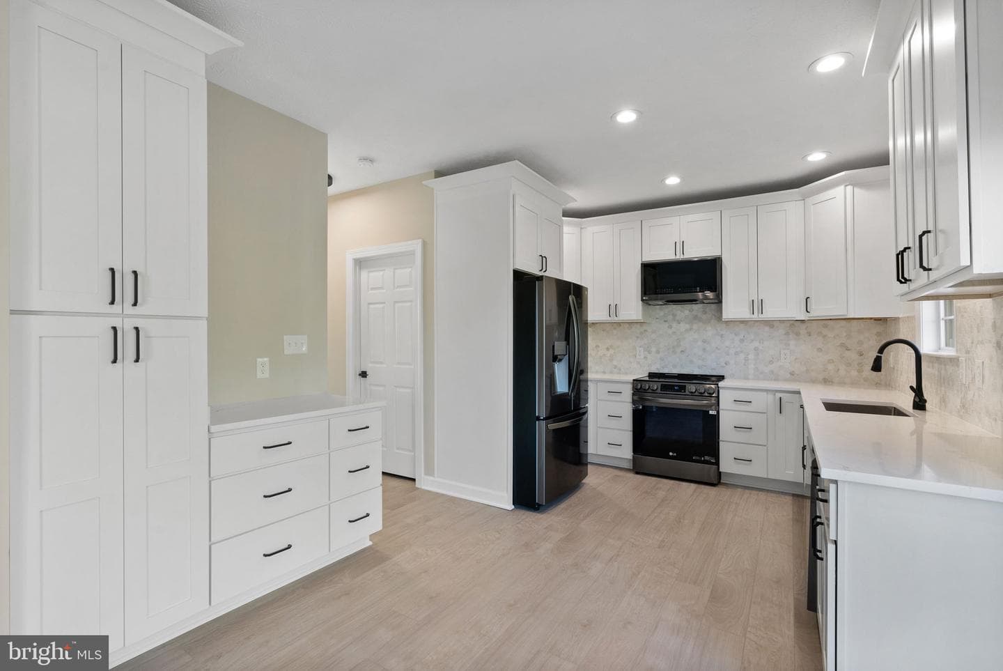 207 Clydesdale Drive photo 18