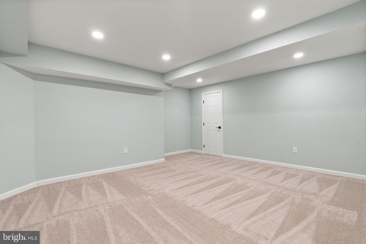 207 Clydesdale Drive photo 38