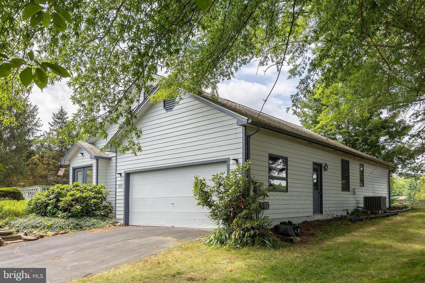 325 Masters Drive photo 2
