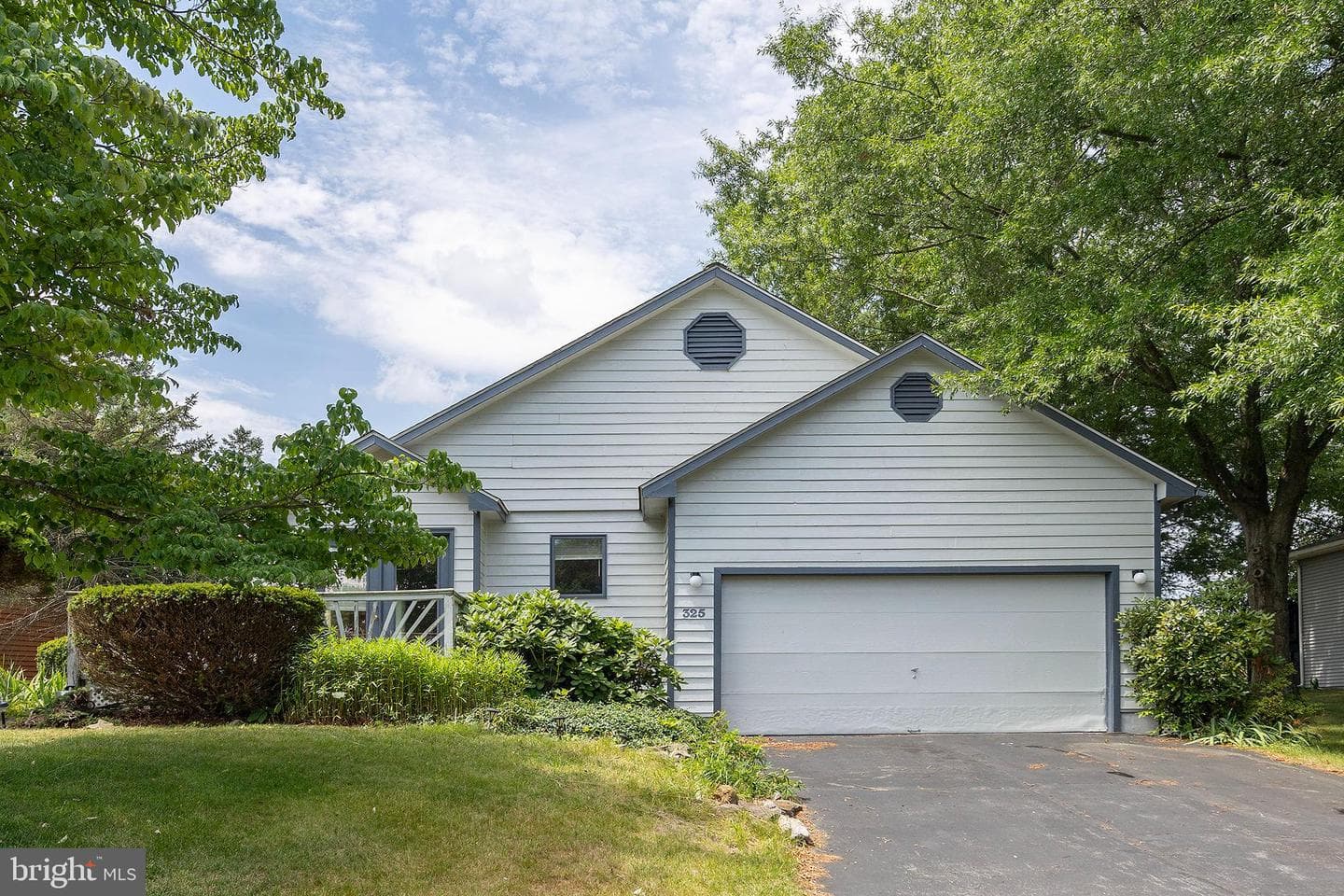 325 Masters Drive photo 3