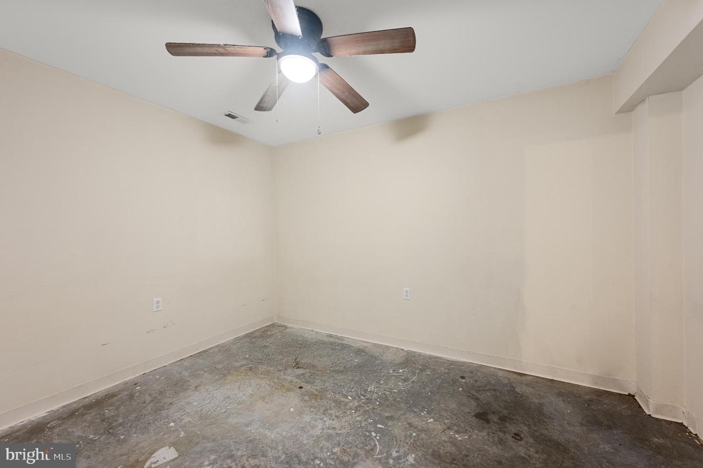 611 Lakeview Drive photo 26