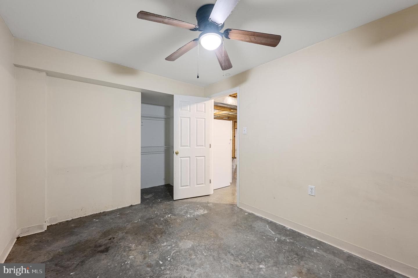 611 Lakeview Drive photo 27