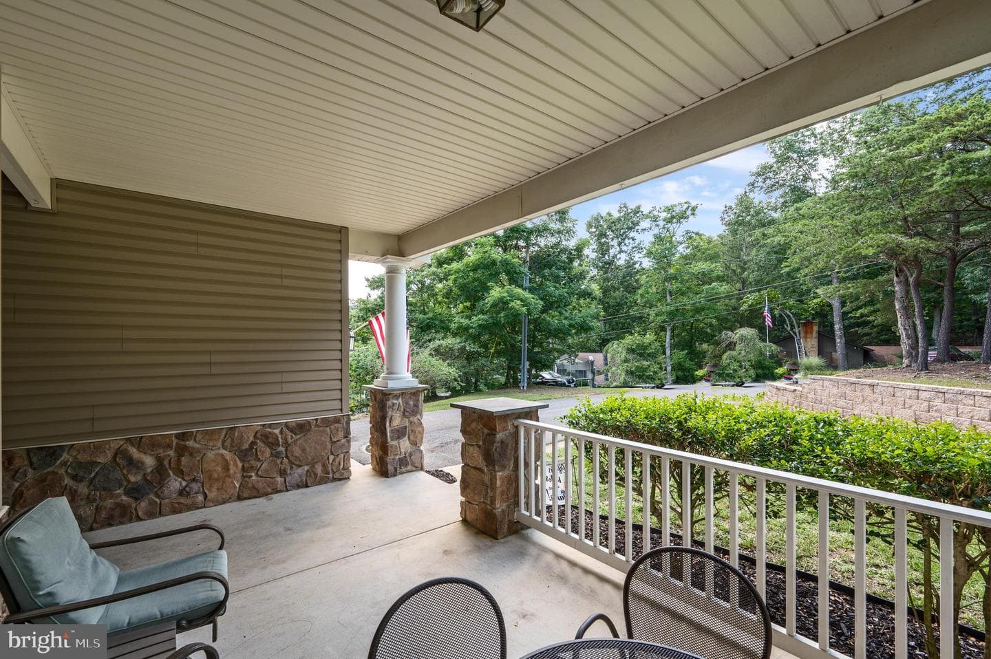 611 Lakeview Drive photo 32