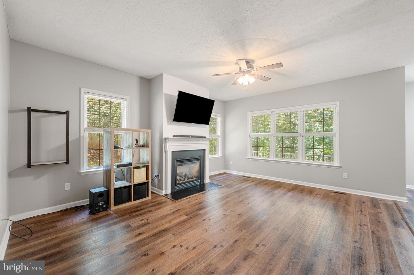 611 Lakeview Drive photo 5