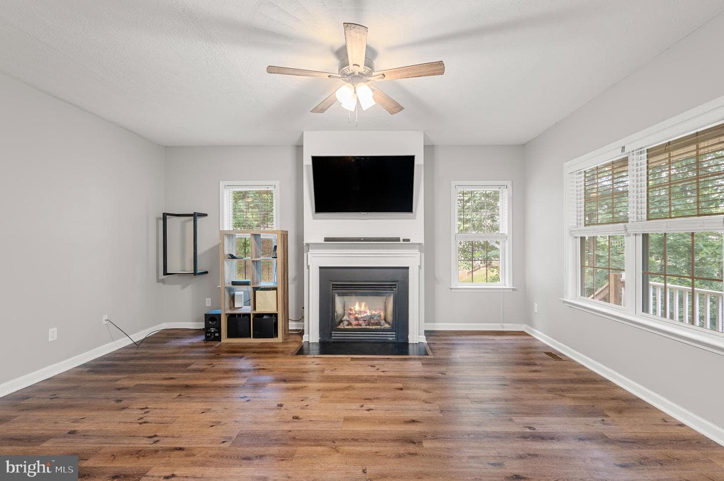611 Lakeview Drive photo 6