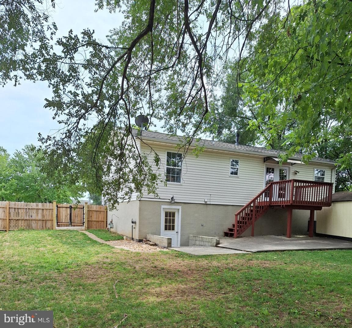 855 Butler Avenue photo 4