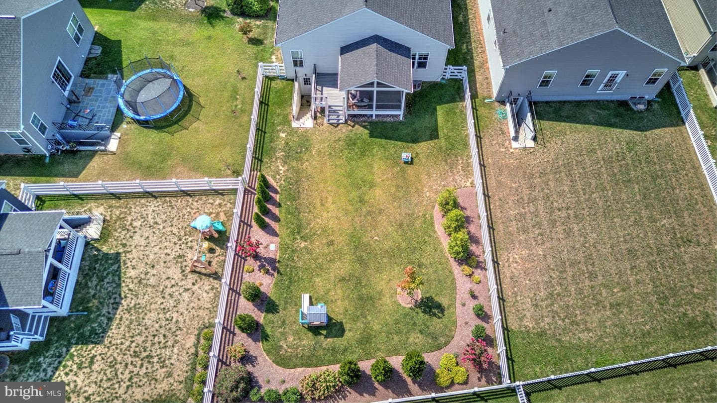 231 Parkland Drive photo 10