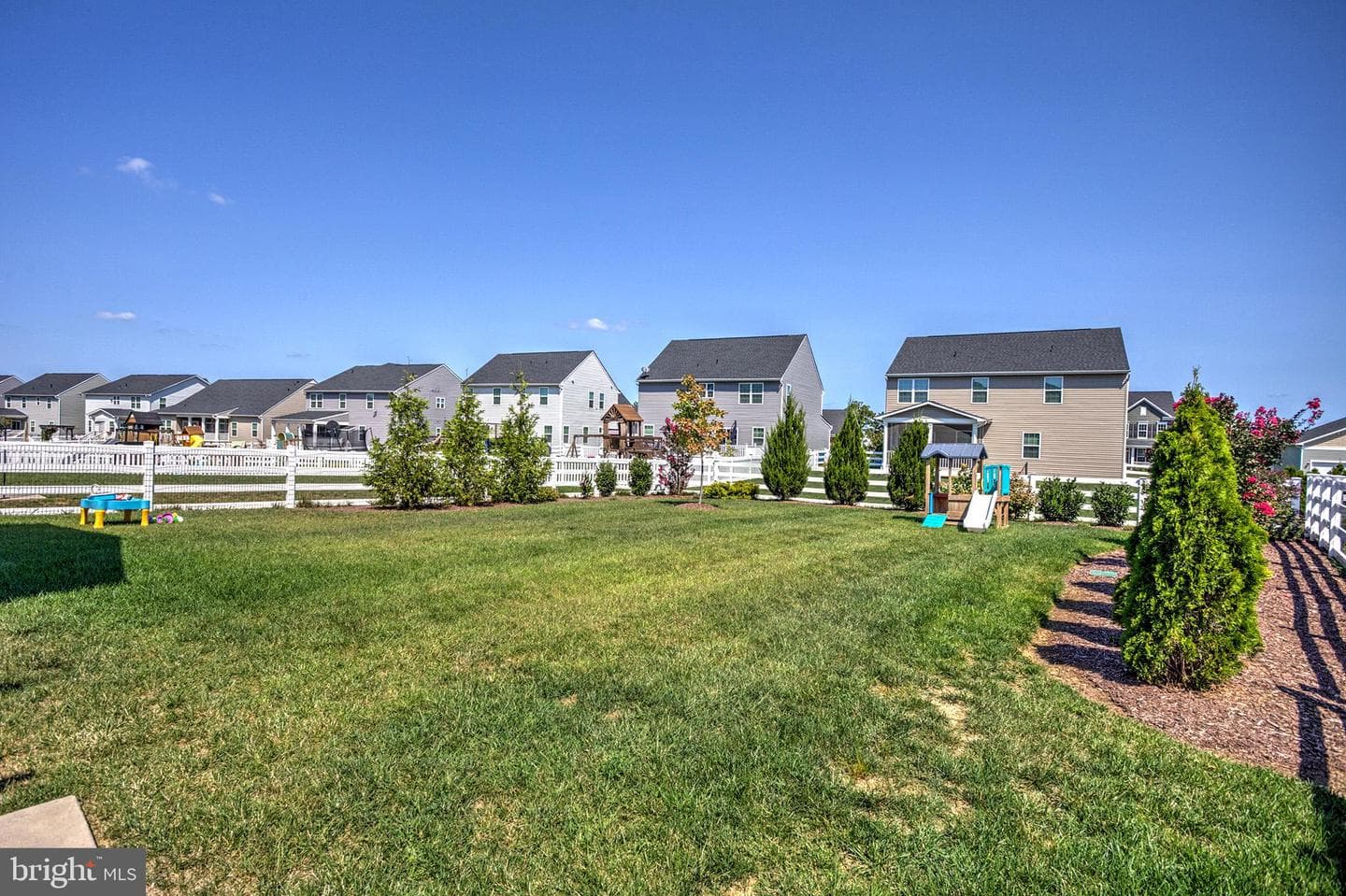 231 Parkland Drive photo 16