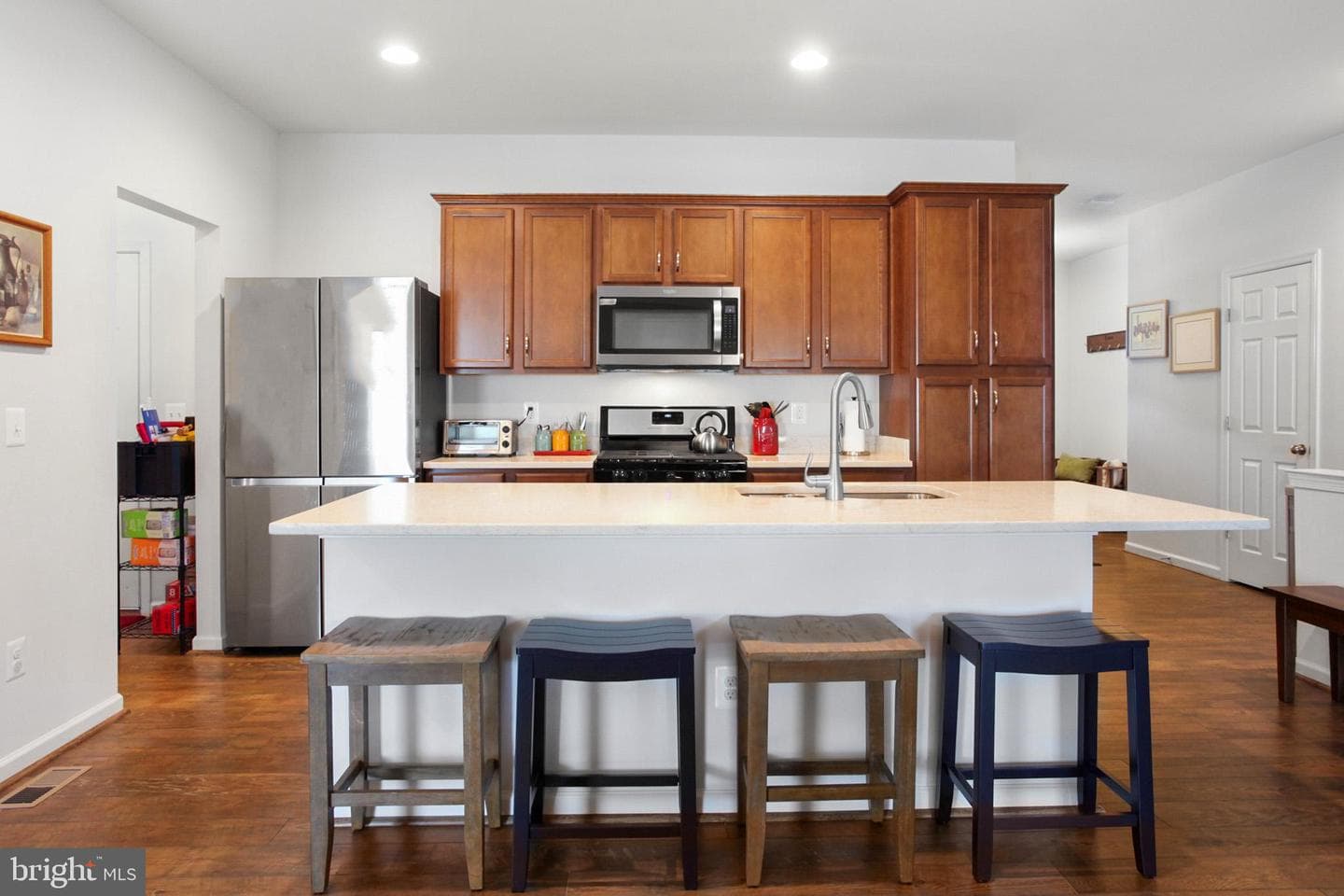 231 Parkland Drive photo 3