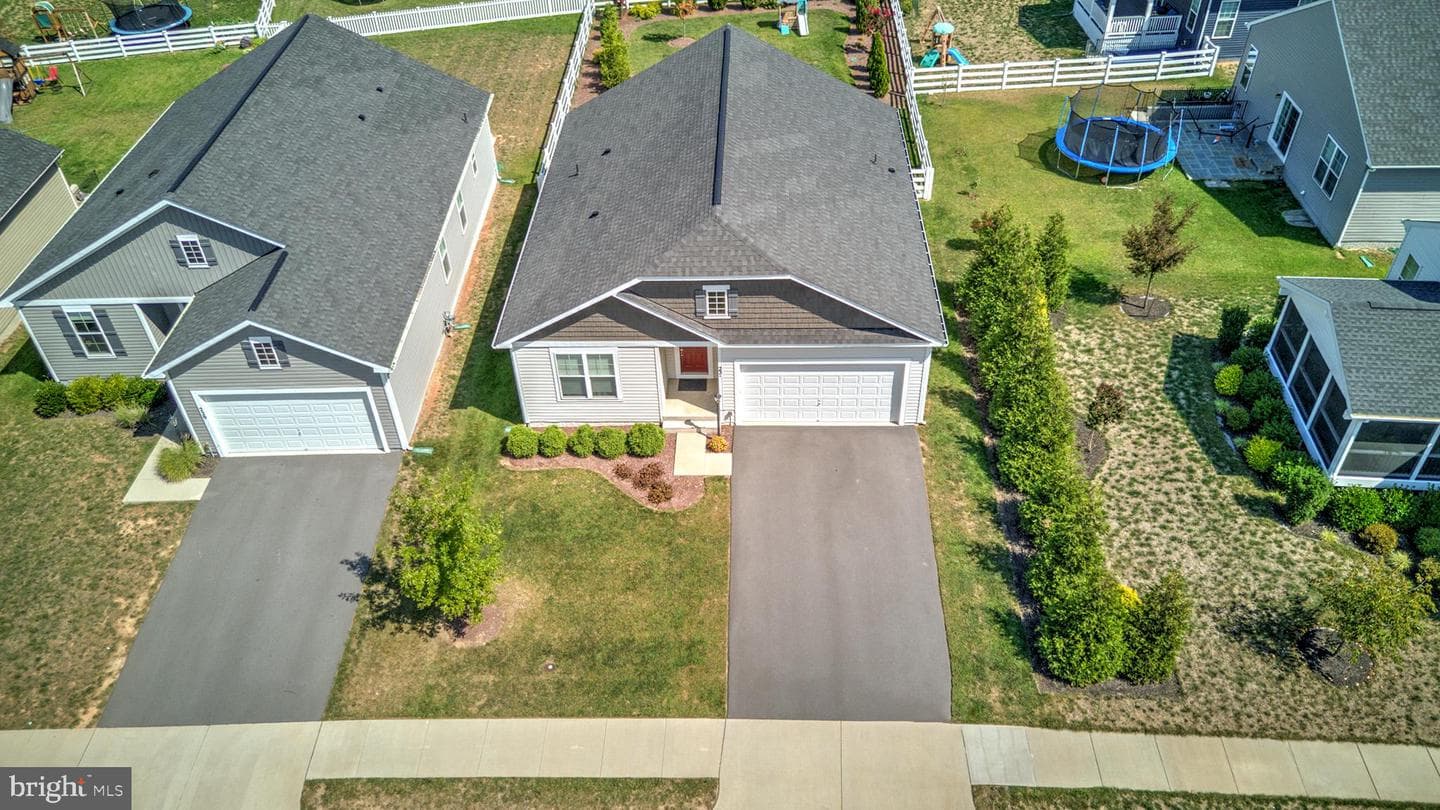 231 Parkland Drive photo 40