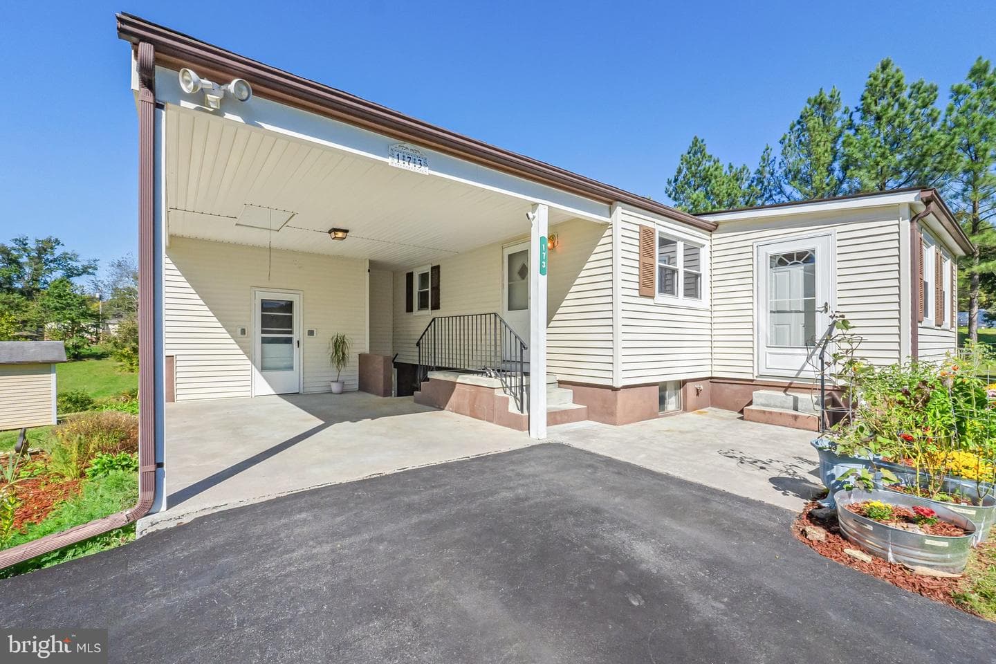 173 Sanctuary Drive photo 4