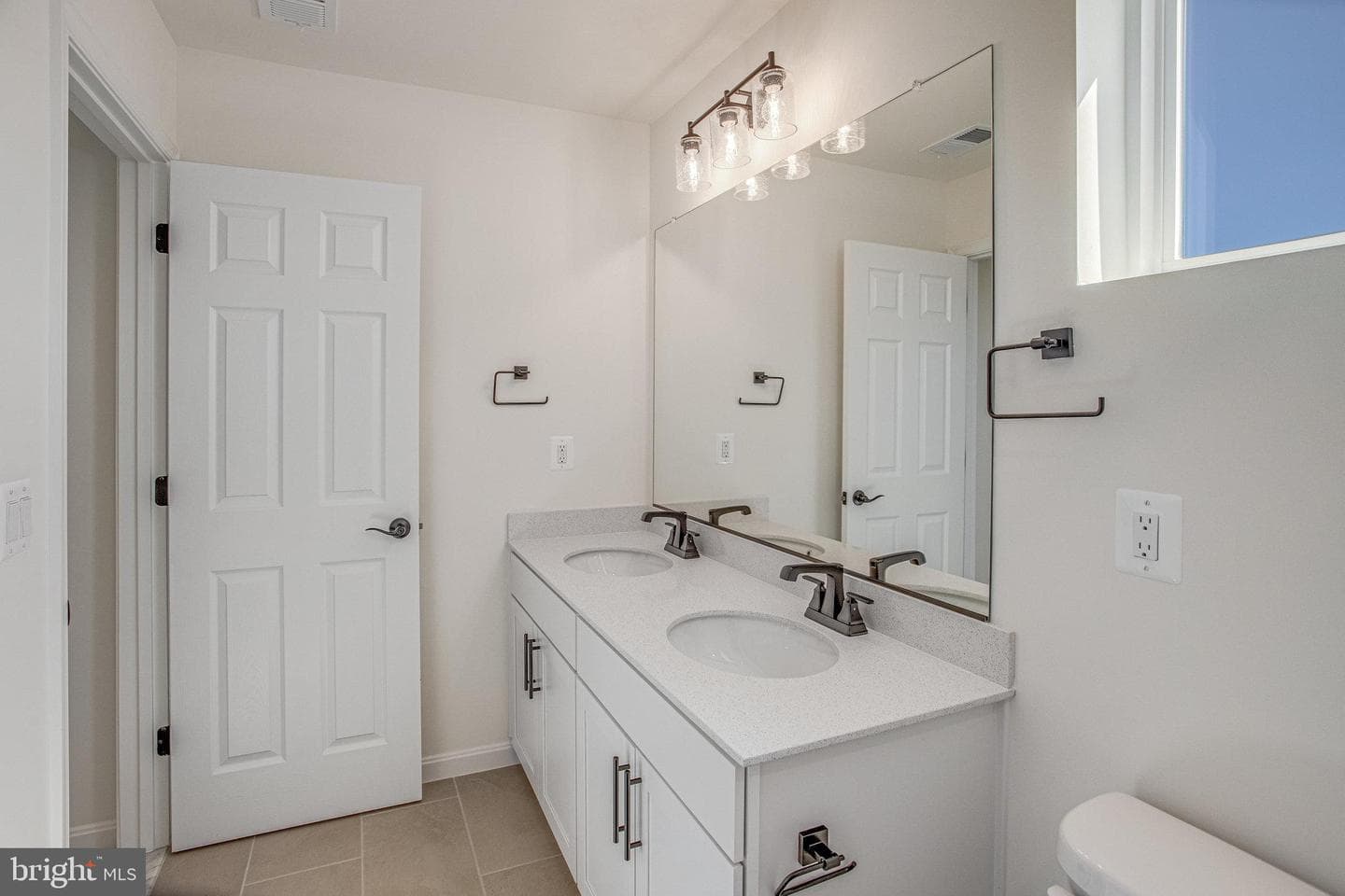 120 Midsummer Lane photo 27