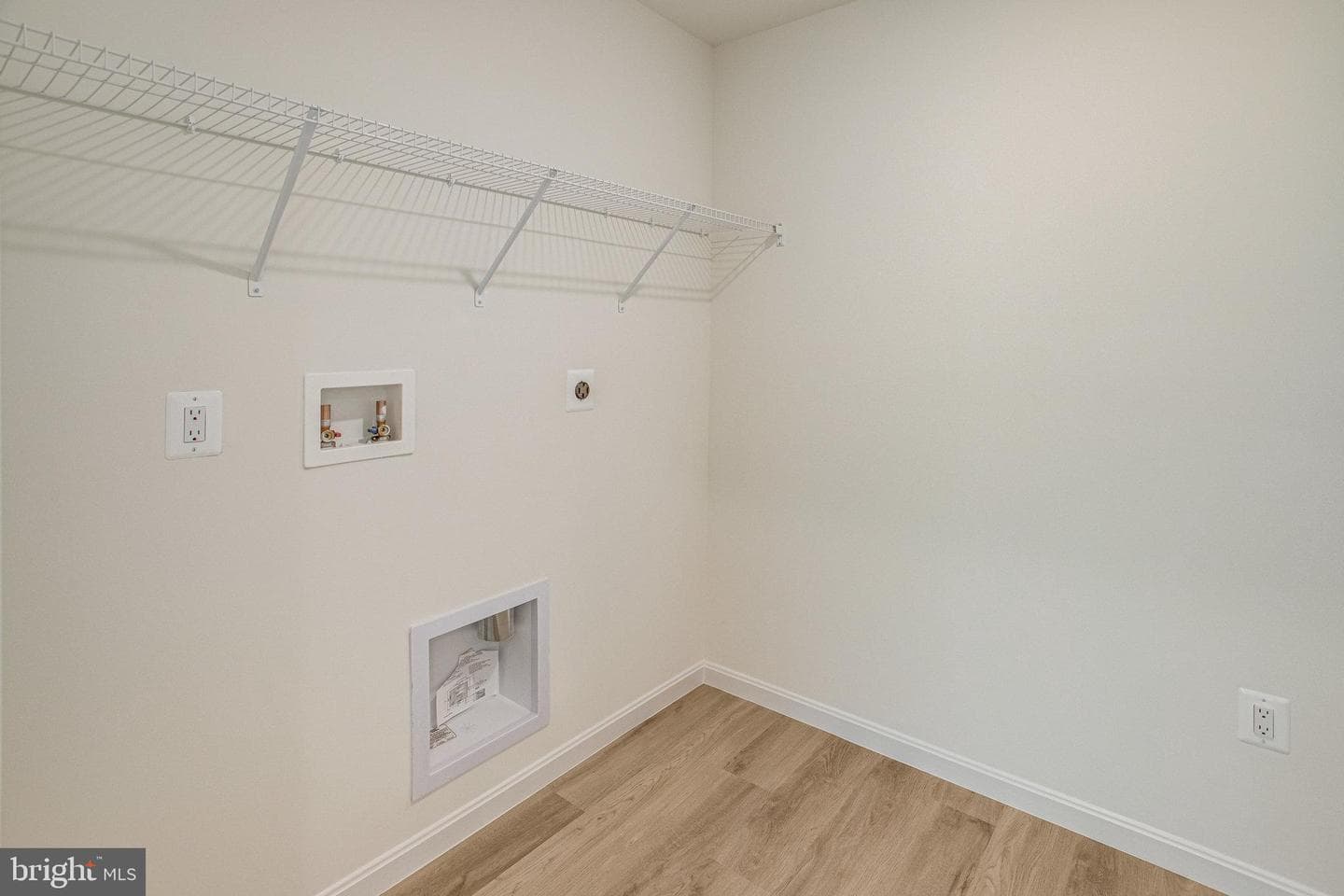 120 Midsummer Lane photo 29