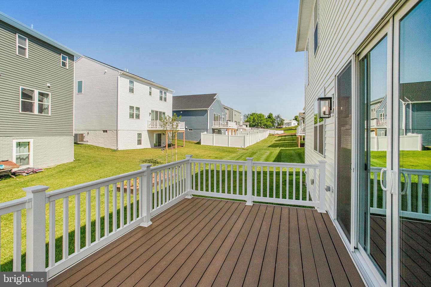 120 Midsummer Lane photo 32