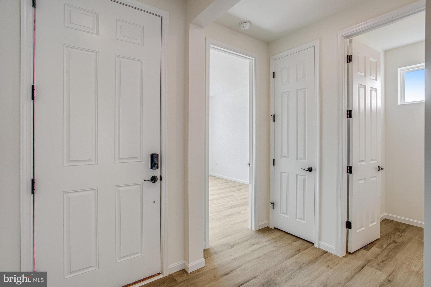 120 Midsummer Lane photo 4