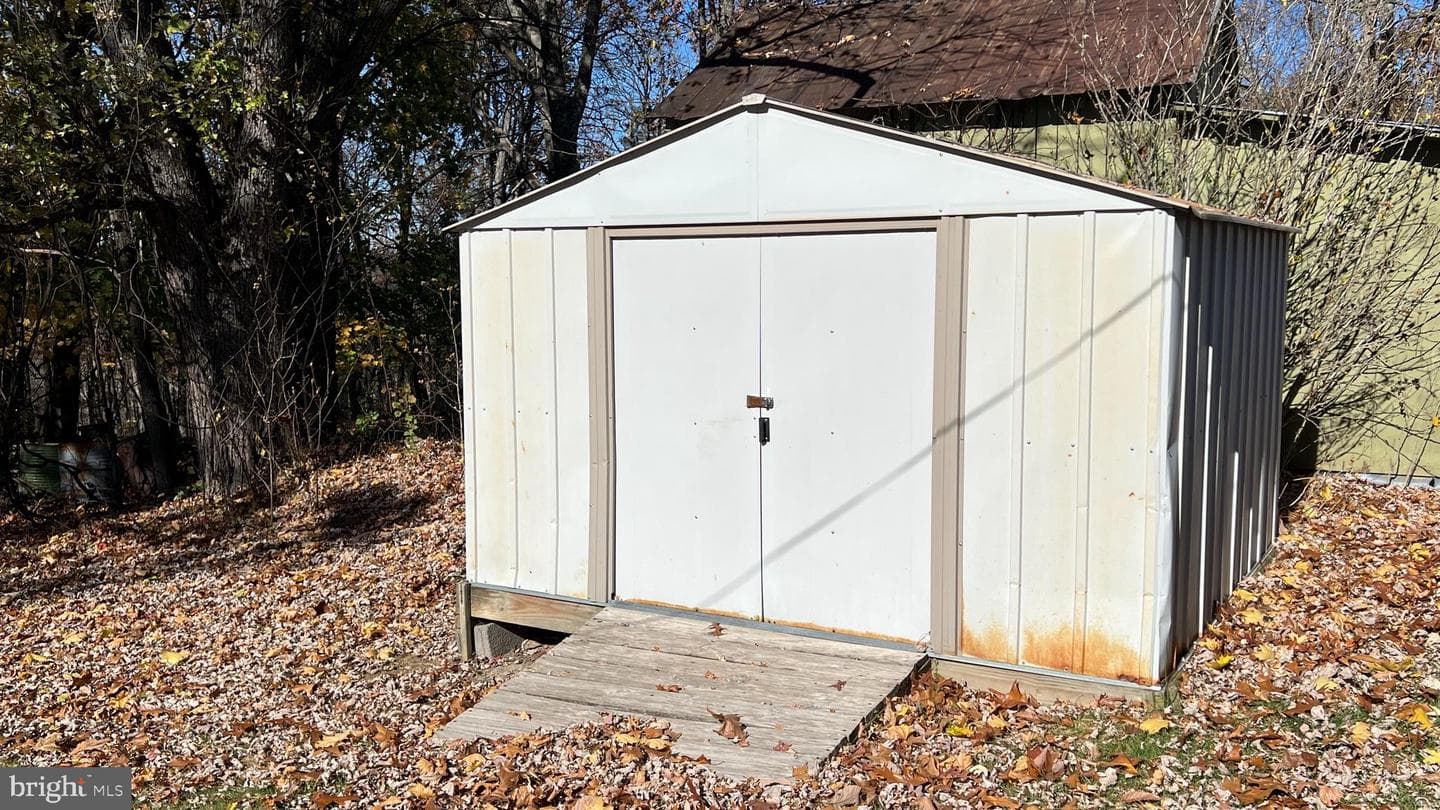 847 Hunting Ridge Road photo 10