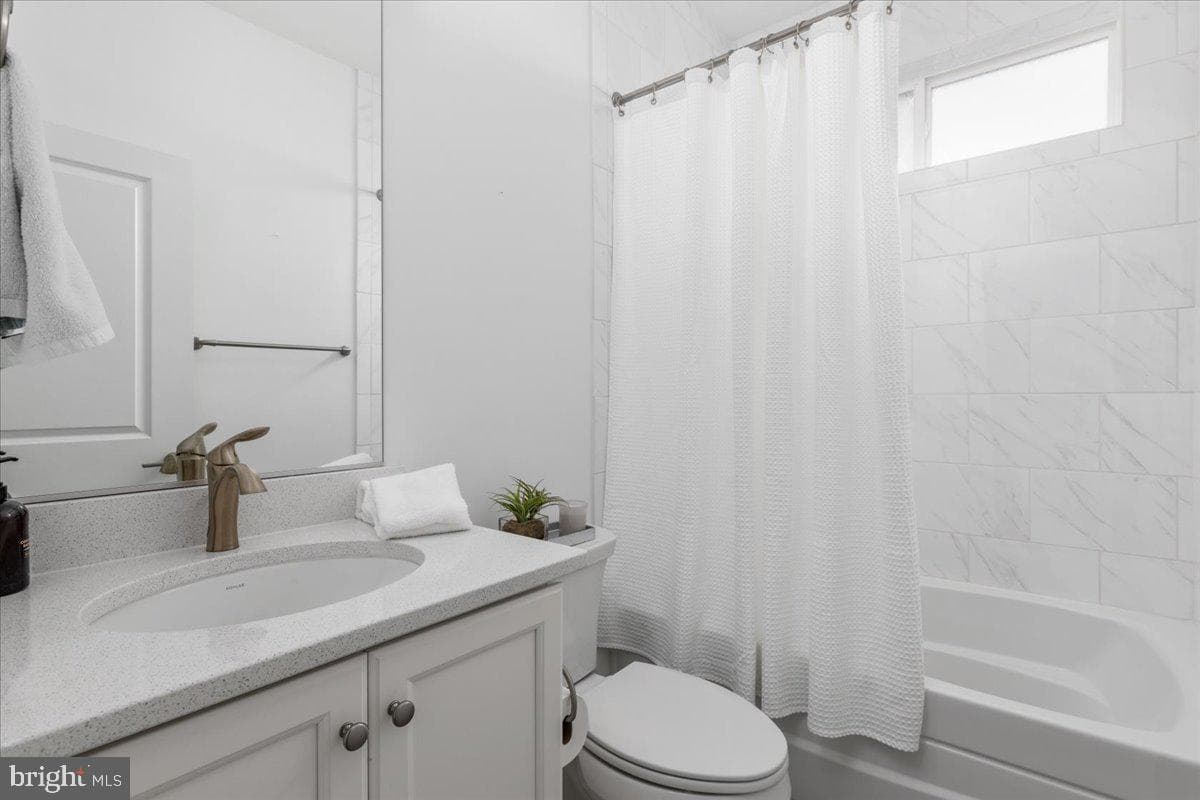 112 Stonecrop Court photo 18