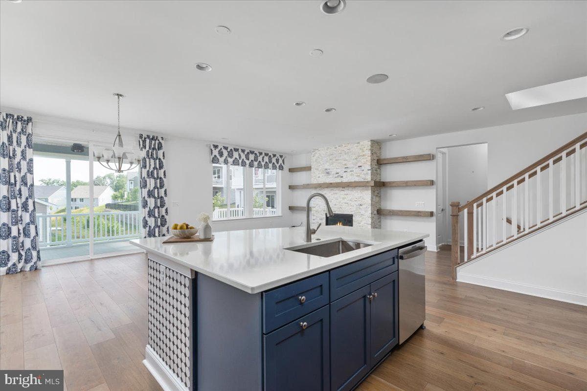112 Stonecrop Court photo 6