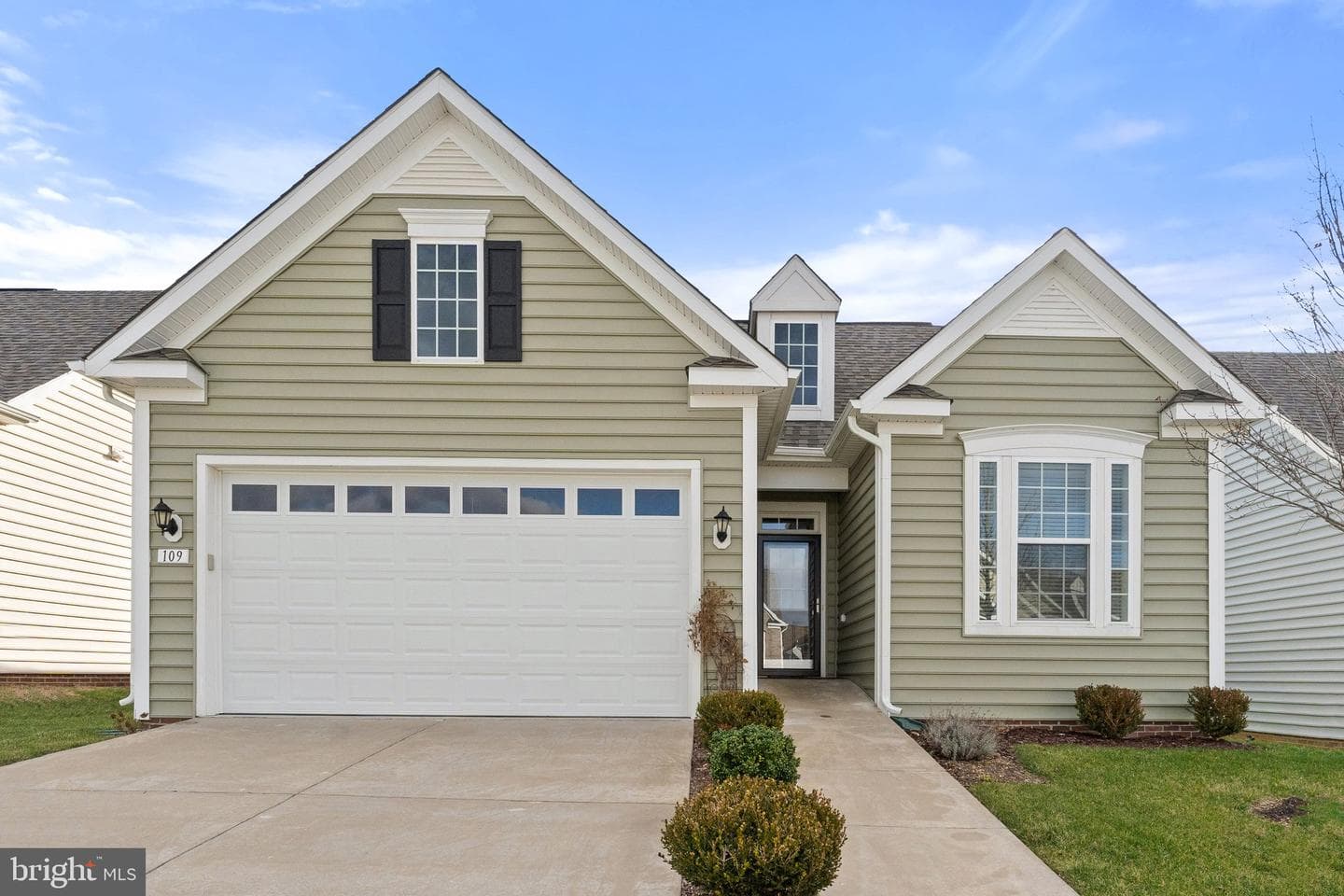 109 Bluets Drive photo 2
