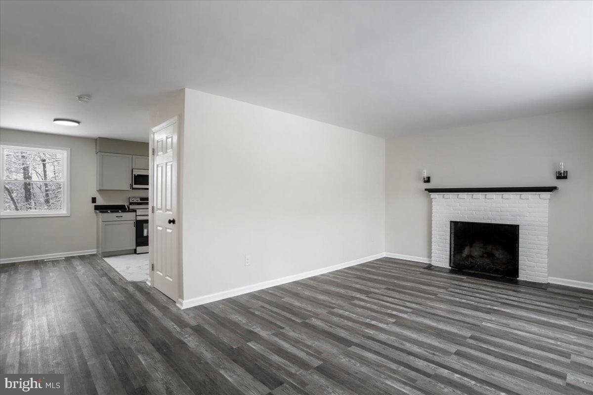 568 Greenwood Road photo 13