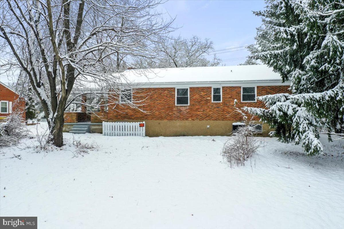 568 Greenwood Road photo 29