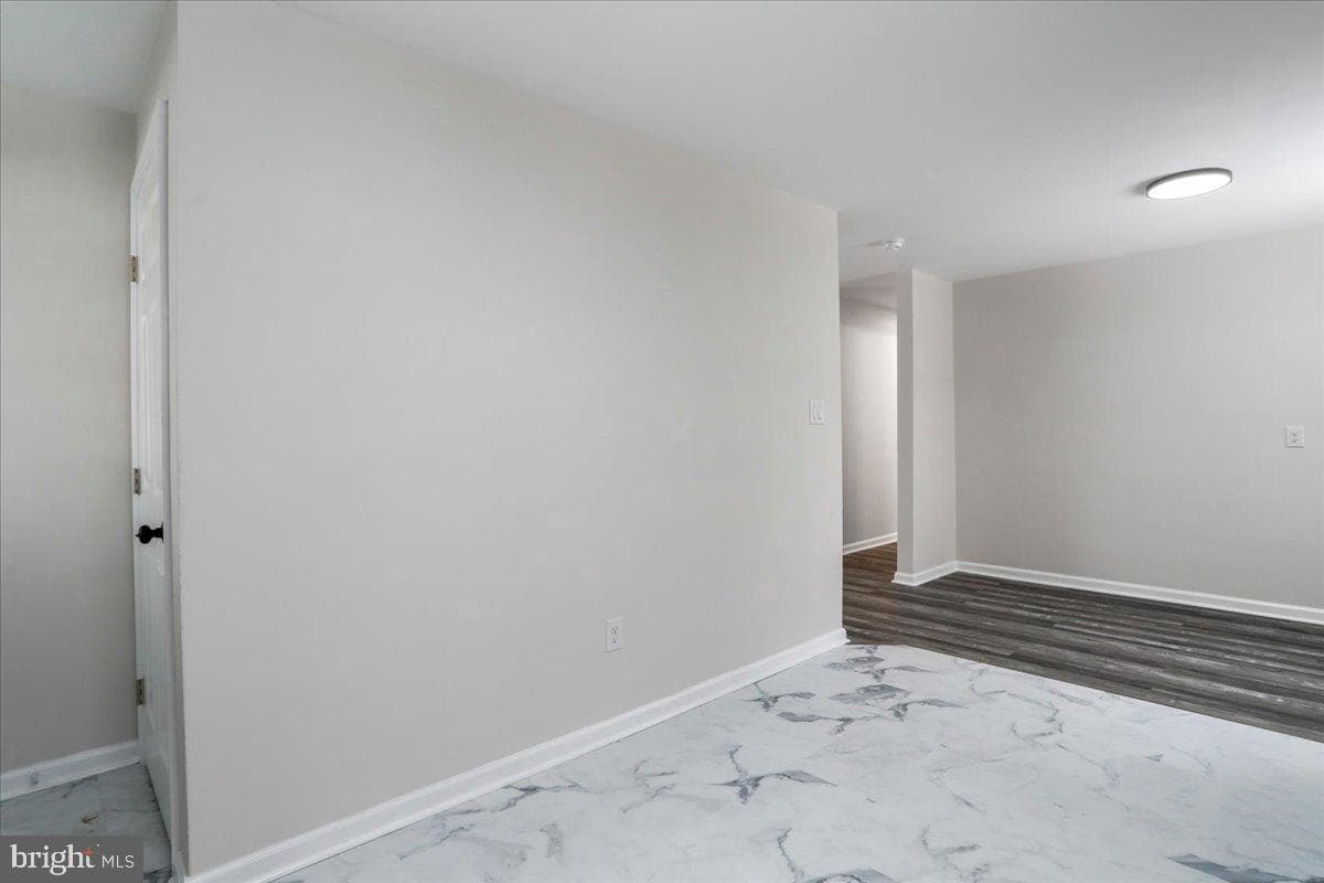568 Greenwood Road photo 7