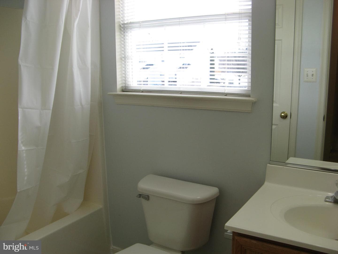 200 Surrey Club Lane photo 10