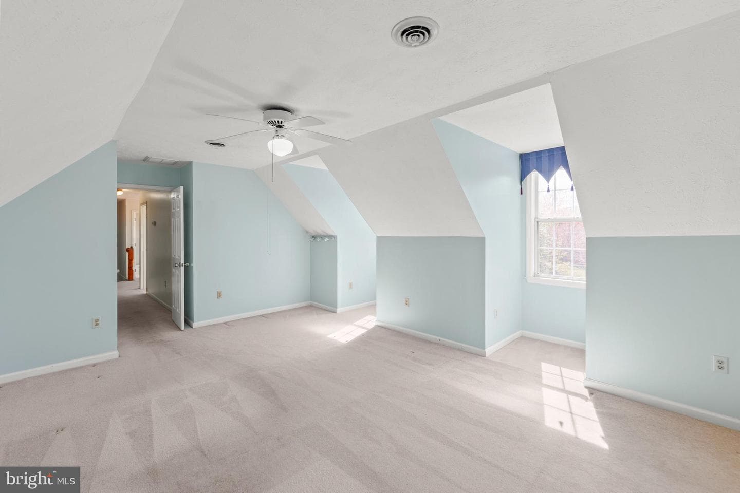 207 Cavalry Drive photo 32