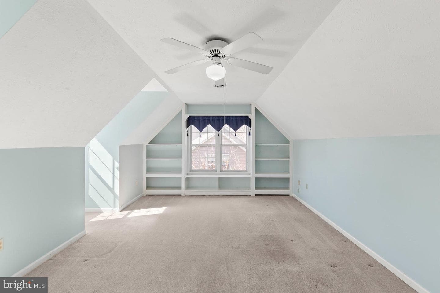 207 Cavalry Drive photo 33